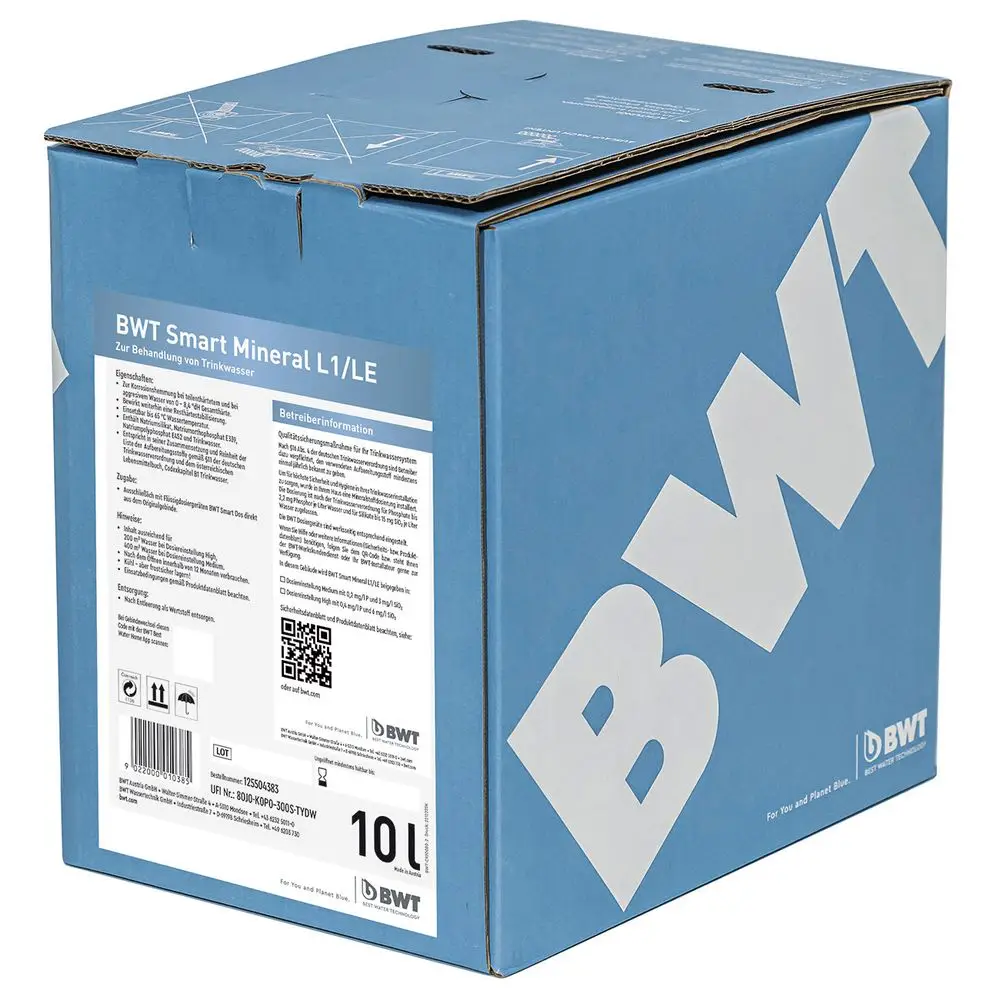 Kartonschachtel in blau mit weißen BWT-Logos. Auf der Vorderseite befindet sich eine Beschreibung zur Behandlung von Trinkwasser sowie Anweisungen und Produktinformationen.